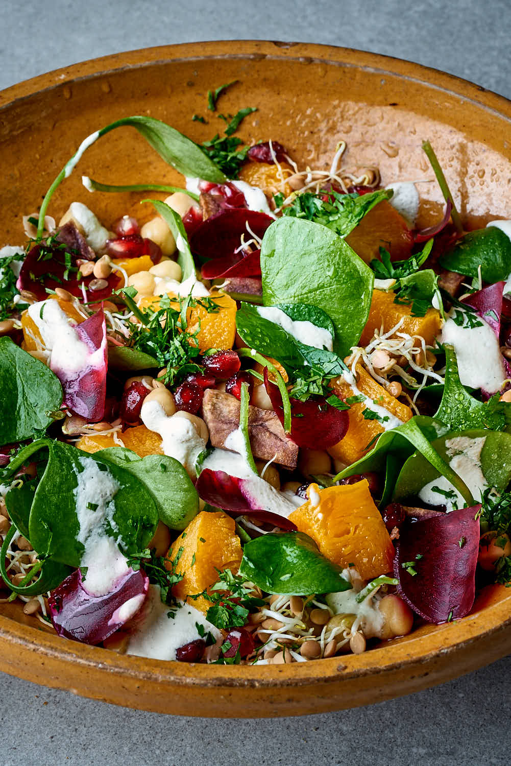 Kichererbsen-Spinat-Salat mit Sprossen & Rote Beete