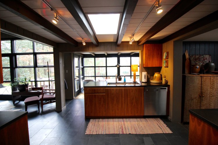 Peaceful, modern cabin near Phoenicia, NY for rent Red Cottage Inc