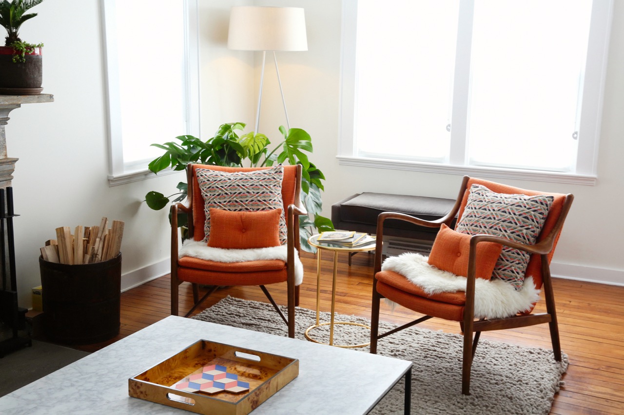 WILLOW COTTAGE LIVING ROOM CHAIRS 1_ESCAPE BROOKLYN.jpg