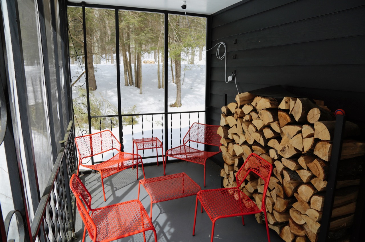 WILLOW COTTAGE SIDE PORCH 6_ESCAPE BROOKLYN.jpg