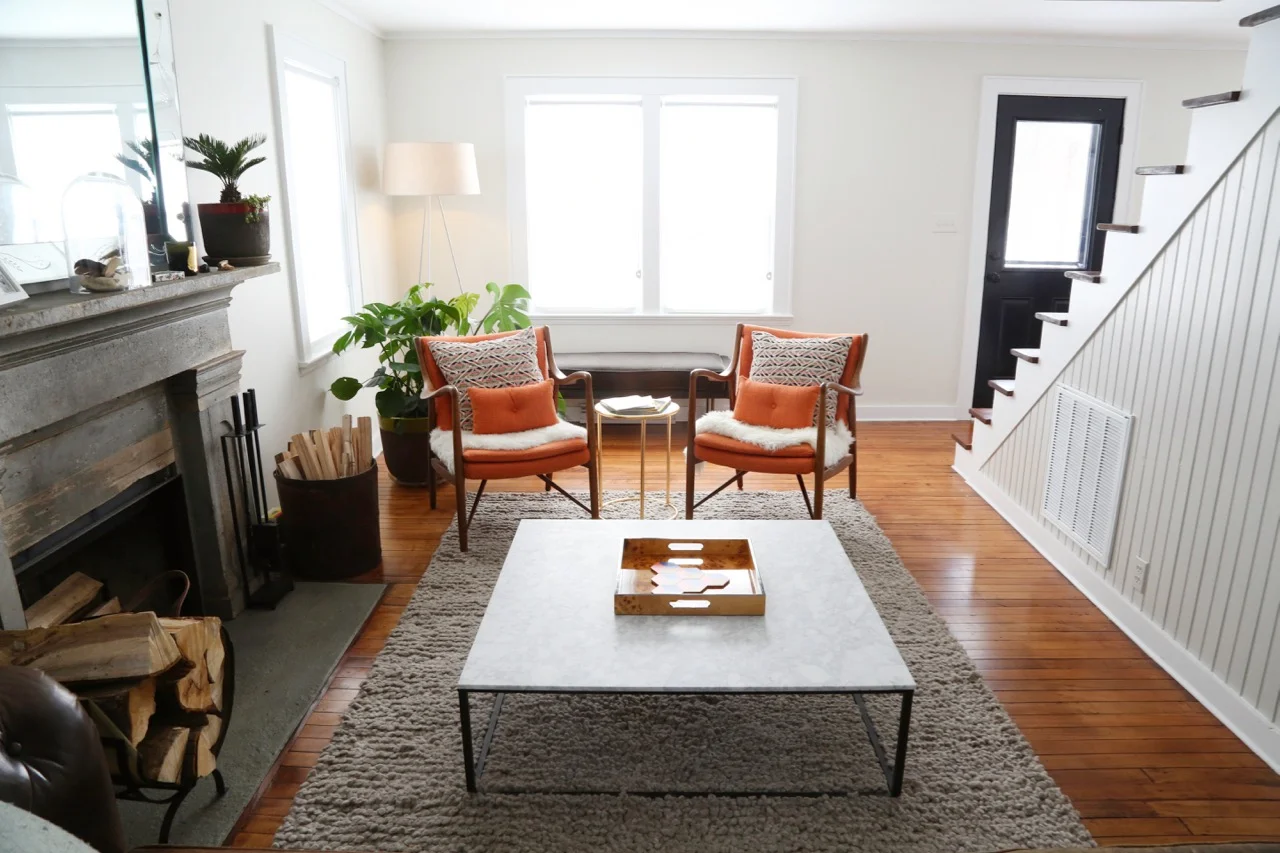 WILLOW COTTAGE LIVING ROOM FIREPLACE NOT LIT 2_ESCAPE BROOKLYN.jpg
