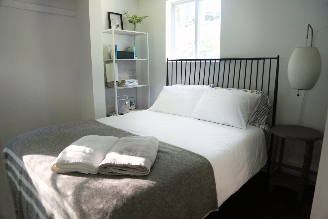 HUCKLEBERRY HOUSE DOWNSTAIRS BED 1_ESCAPE BROOKLYN.jpg