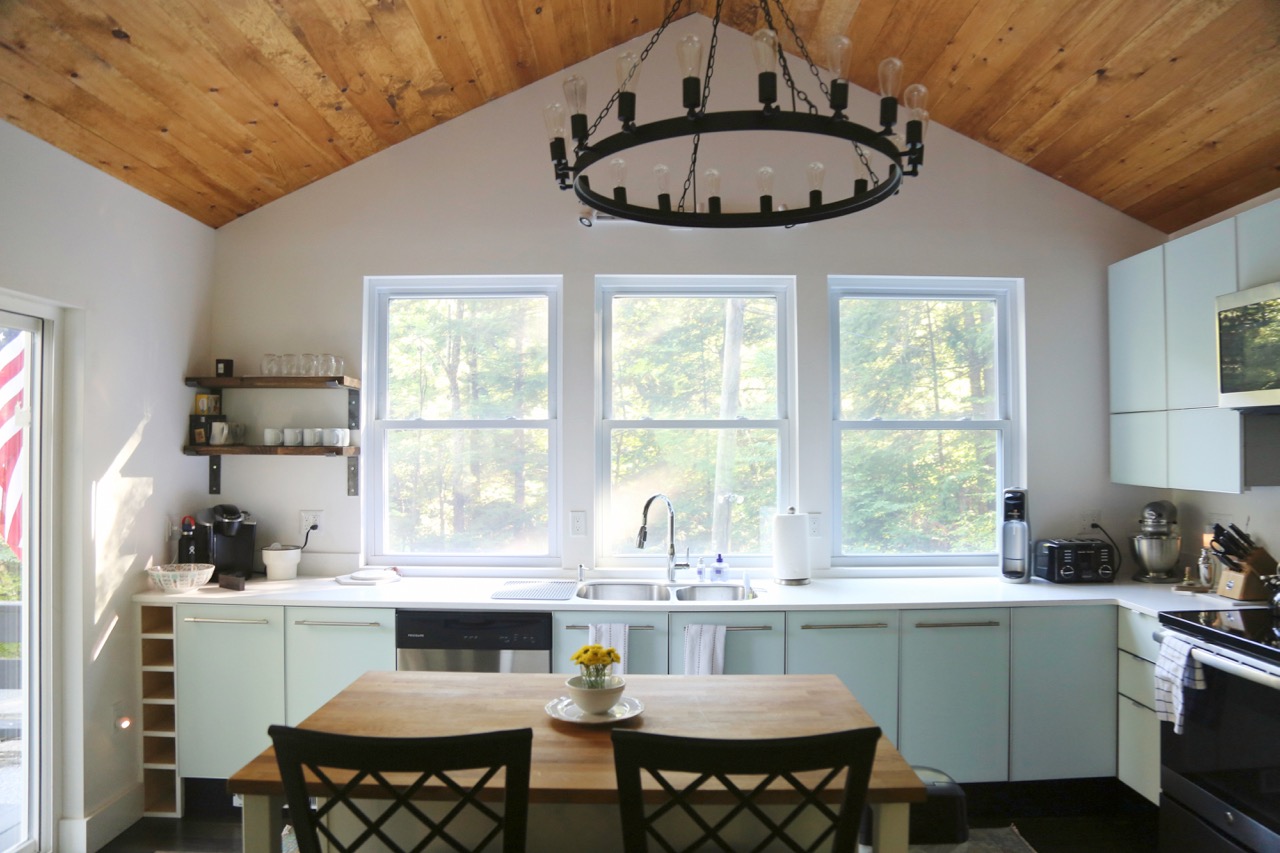HUCKLEBERRY HOUSE KITCHEN WIDE_ESCAPE BROOKLYN.jpg