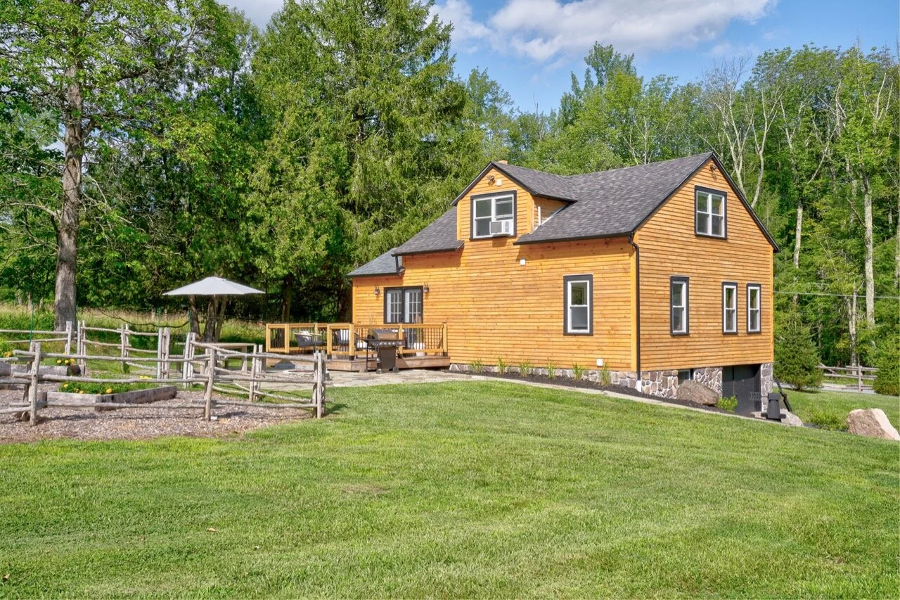 Stylish, newly renovated cabin less than 15 minutes to Callicoon for