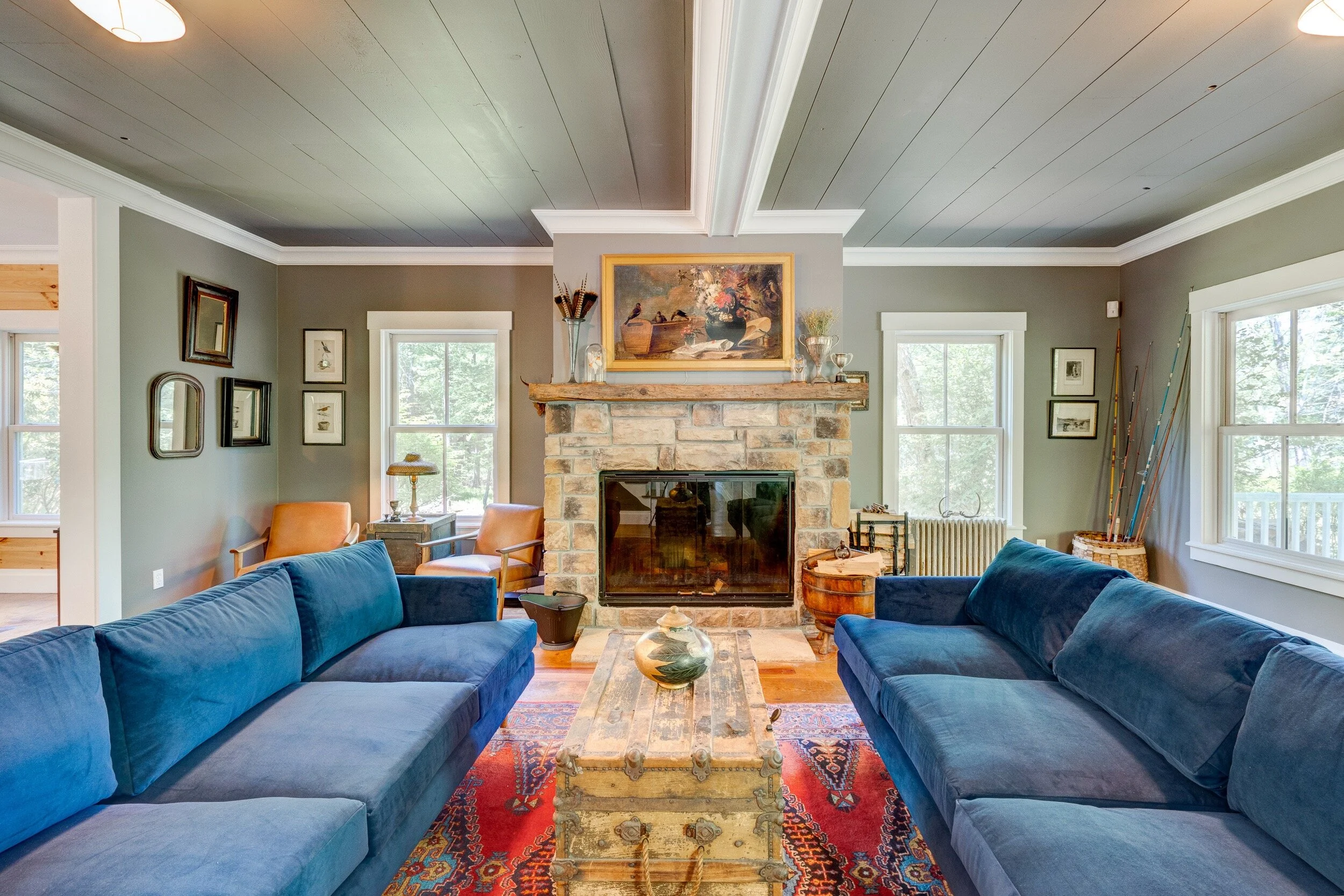 Chic Catskills farmhouse rental in Narrowsburg with pool, tennis court