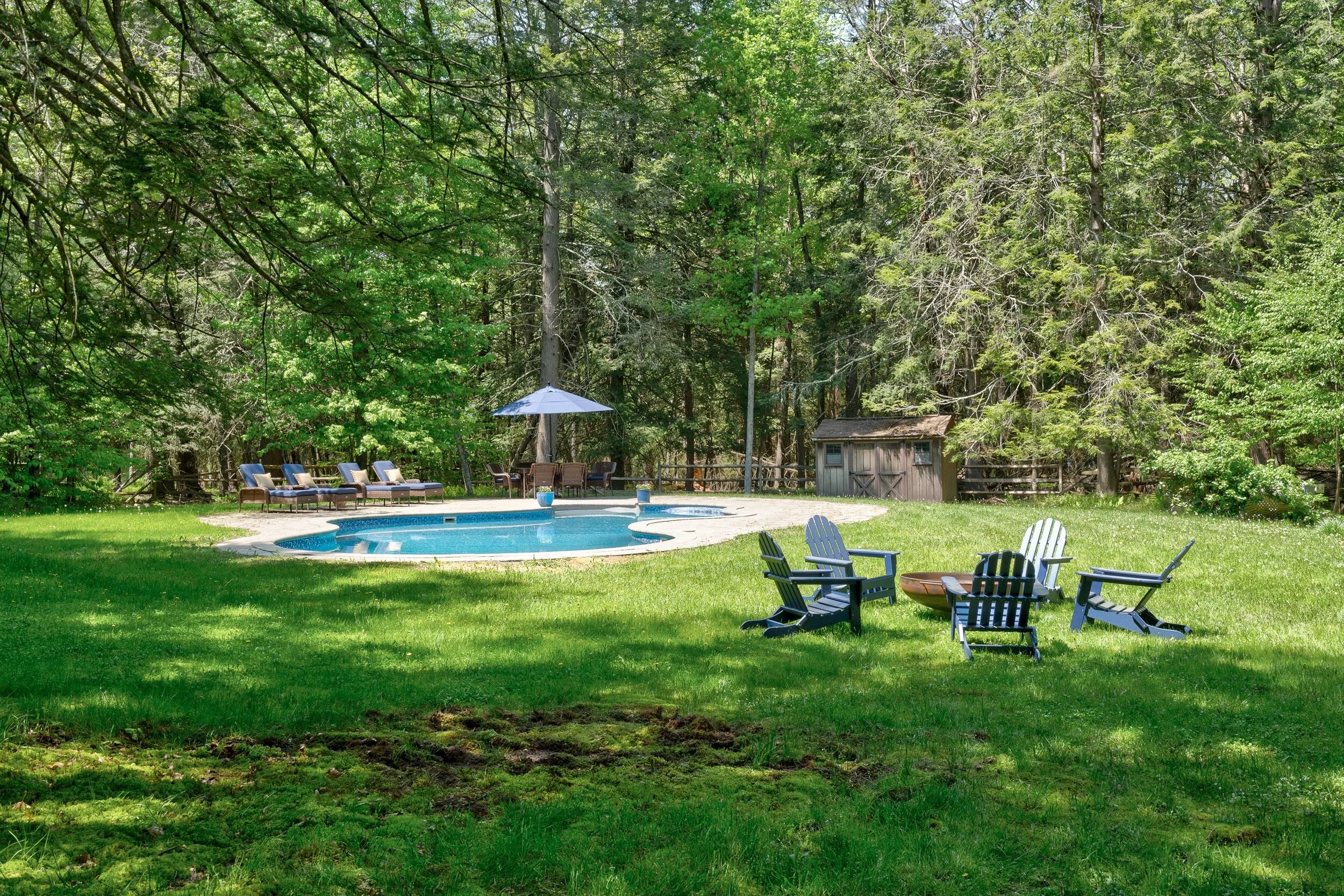 Chic Catskills farmhouse rental in Narrowsburg with pool, tennis court