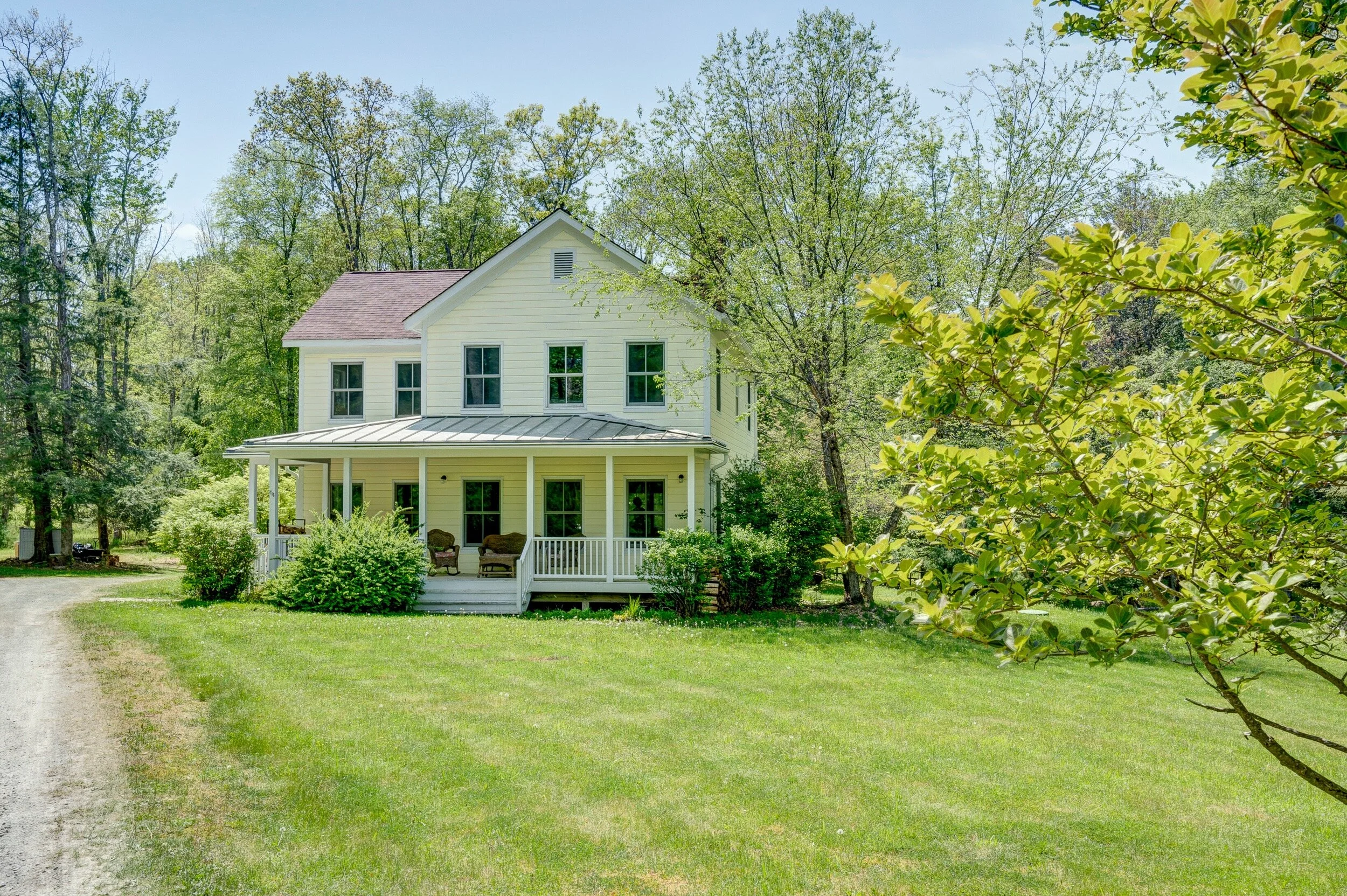 Chic Catskills farmhouse rental in Narrowsburg with pool, tennis court