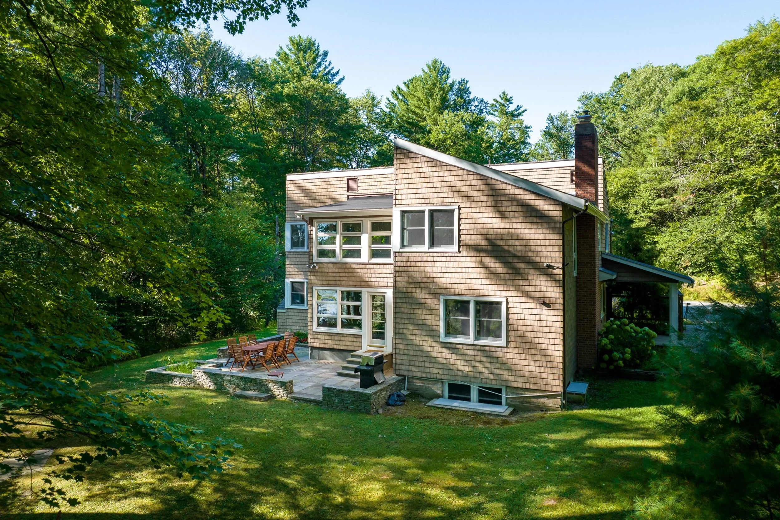 Eden Pond • Forestburgh NY • Sleeps 8 Red Cottage Inc. — Fine