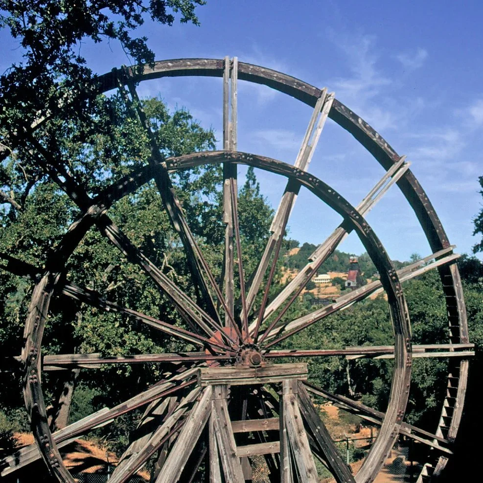 One of the Kennedy Mine Tailing Wheels in Jackson, Cal.
.
.
.
.
#jacksoncalifornia #exploratography #goldrush #california #hwy49 #goldmines #motherlode