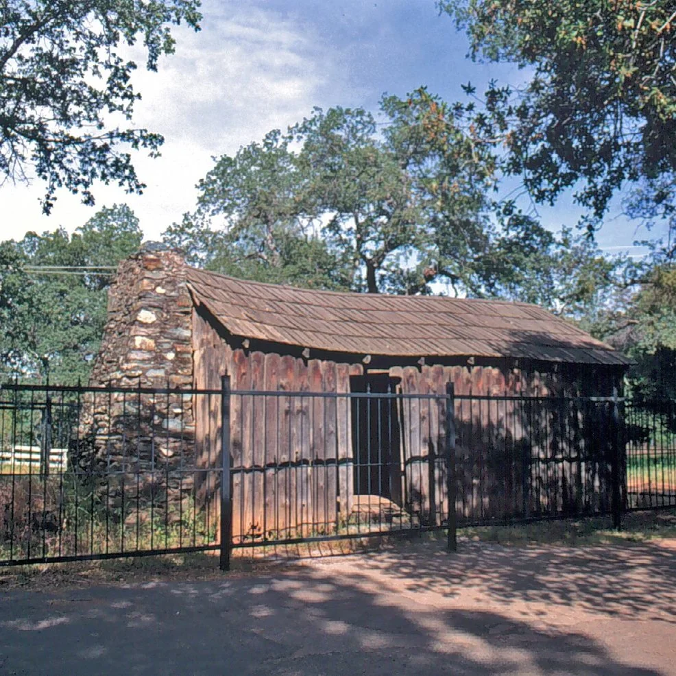 The "Mark Twain" cabin on Jackass Hill.
.
.

.
.
.
.
#gillisbrothers #marktwain #angelscamp #samuelclemens #goldcountry #jackasshill #motherlode #exploratography #jumpingfrog #calaverascounty #goldmining #goldrush
