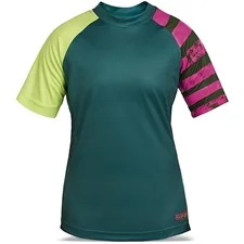Dakine Super cute and a little hard core. Dakine MTB clothing is so Santa Cruz, it's not even funny.
