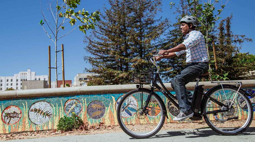 Getting around town effortlessly with the Blix Aveny Step-Through. Photo courtesy Blix Bikes.