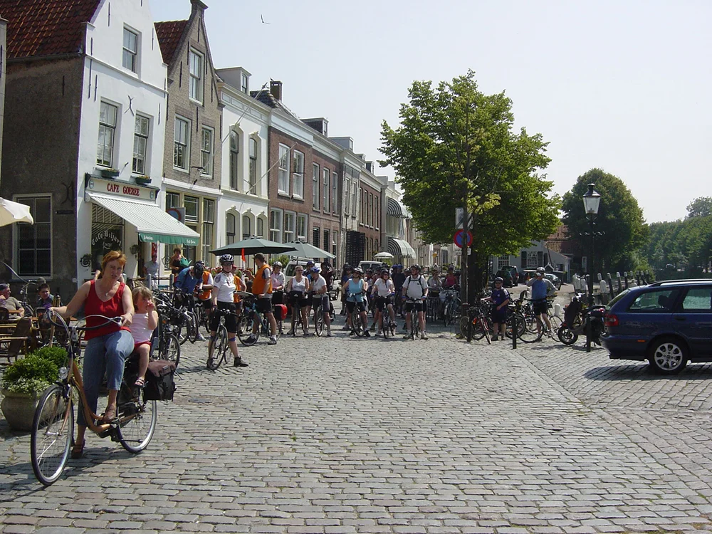 bfcic2006 goingdutch town.JPG