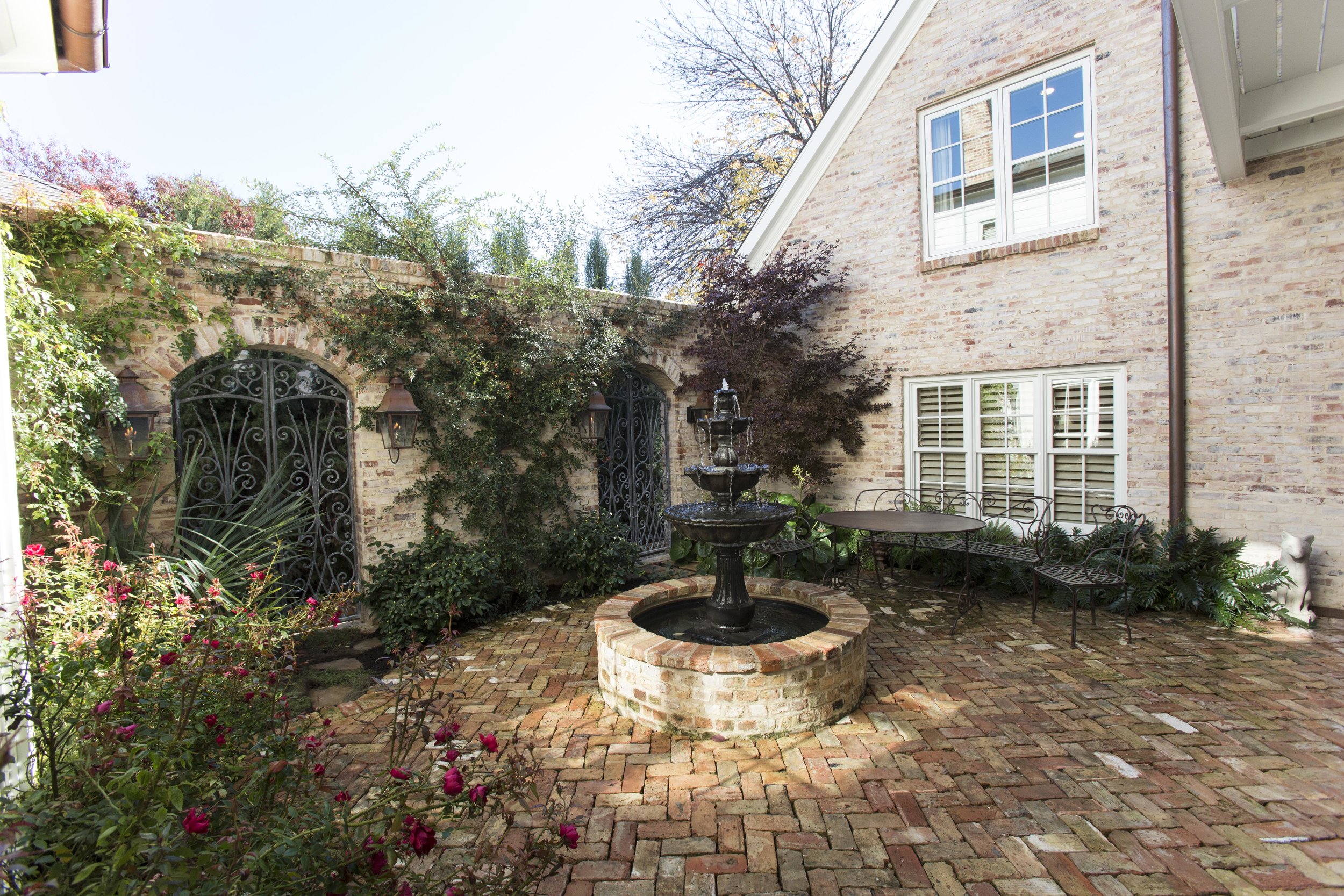 LauraBuckman_RealEstate003.JPG