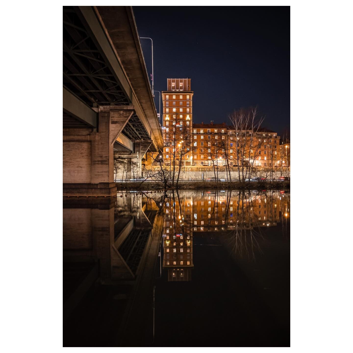 #reflections
.
.
.
.
.
#shotoniphone #lightroommobile #nightscape #cityscape #stockholm #waterscape #dusk #bridge #bridgesofinstagram #bridgesoftheworld #urban #architecture #photowalk #longexposure #longexpoelite #lazyshutters #proraw