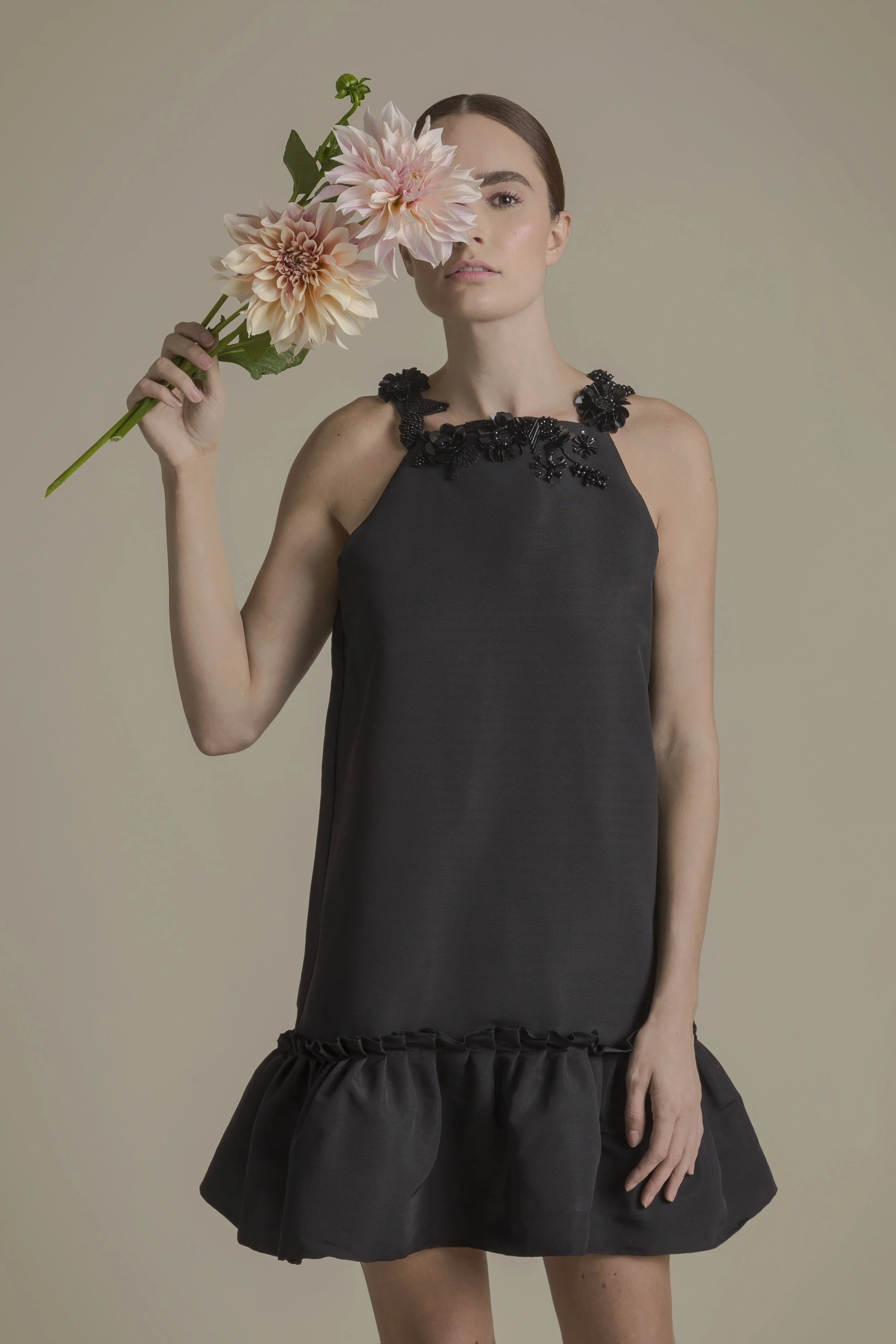 Azeeza_SS18-6_1.jpg