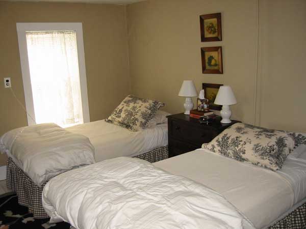 Twin-bedded room in the Gazebo House