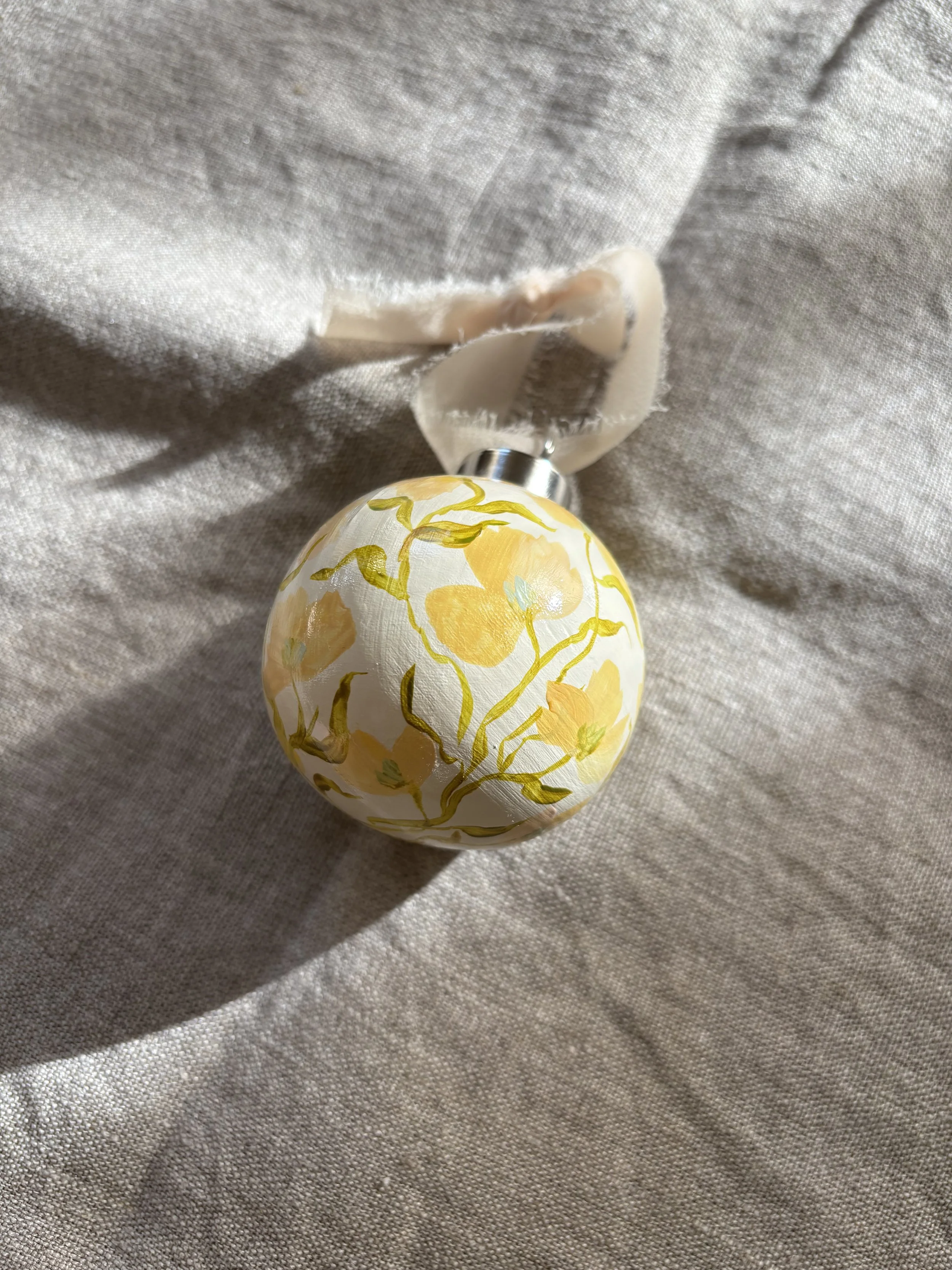 yellow 1 bauble_4.jpeg