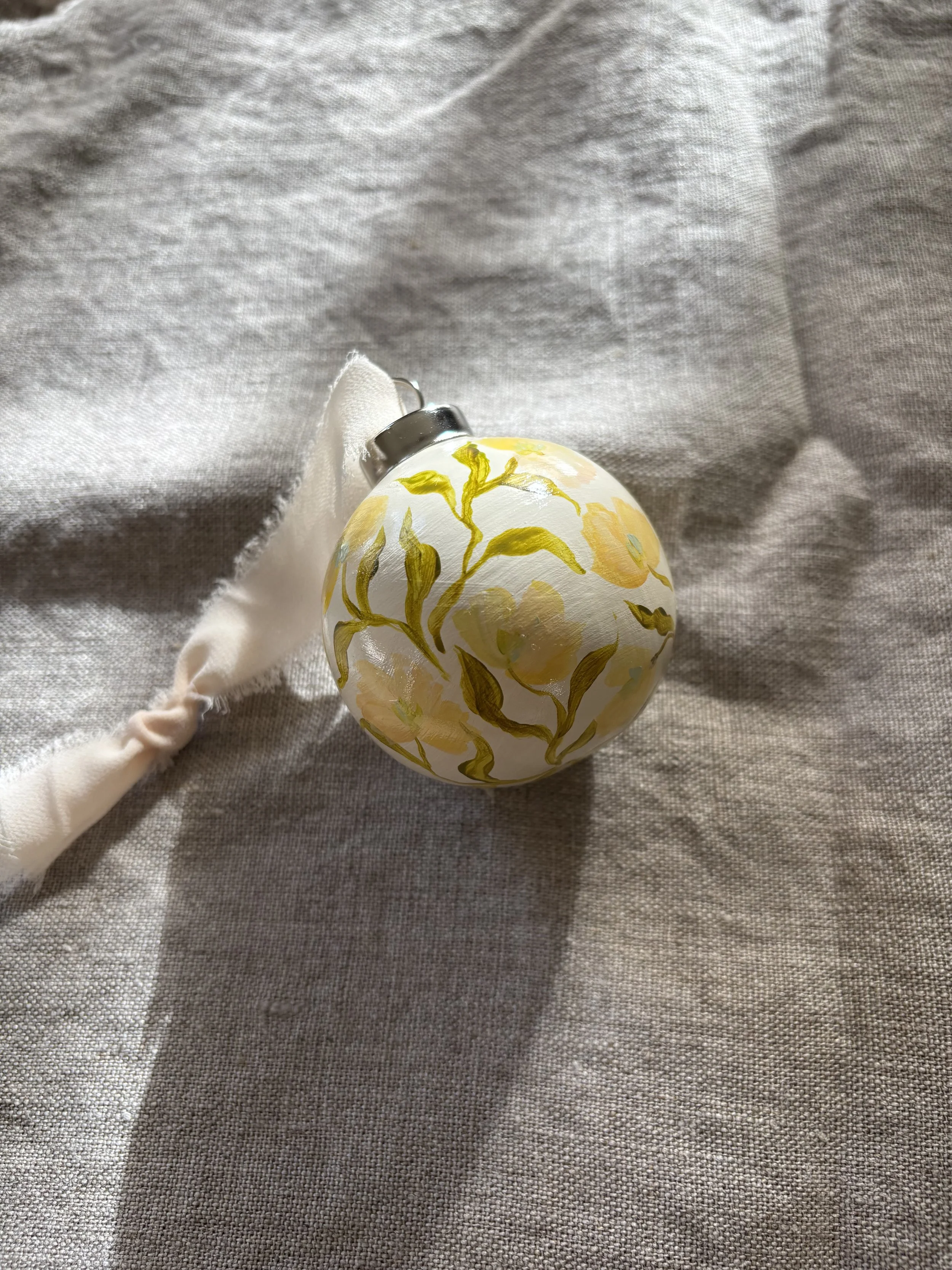 yellow 2 bauble_2.jpeg