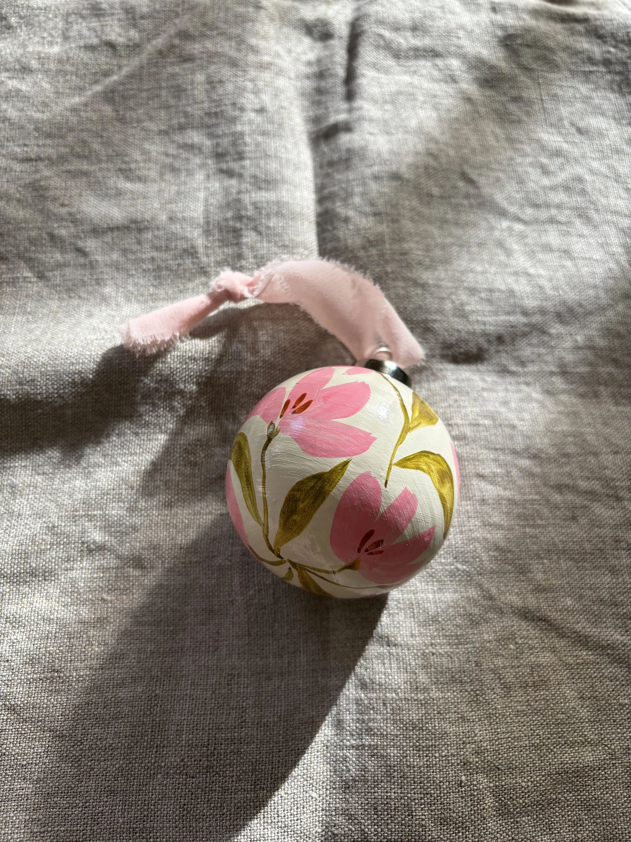 pink tulip 1 bauble_4.jpeg