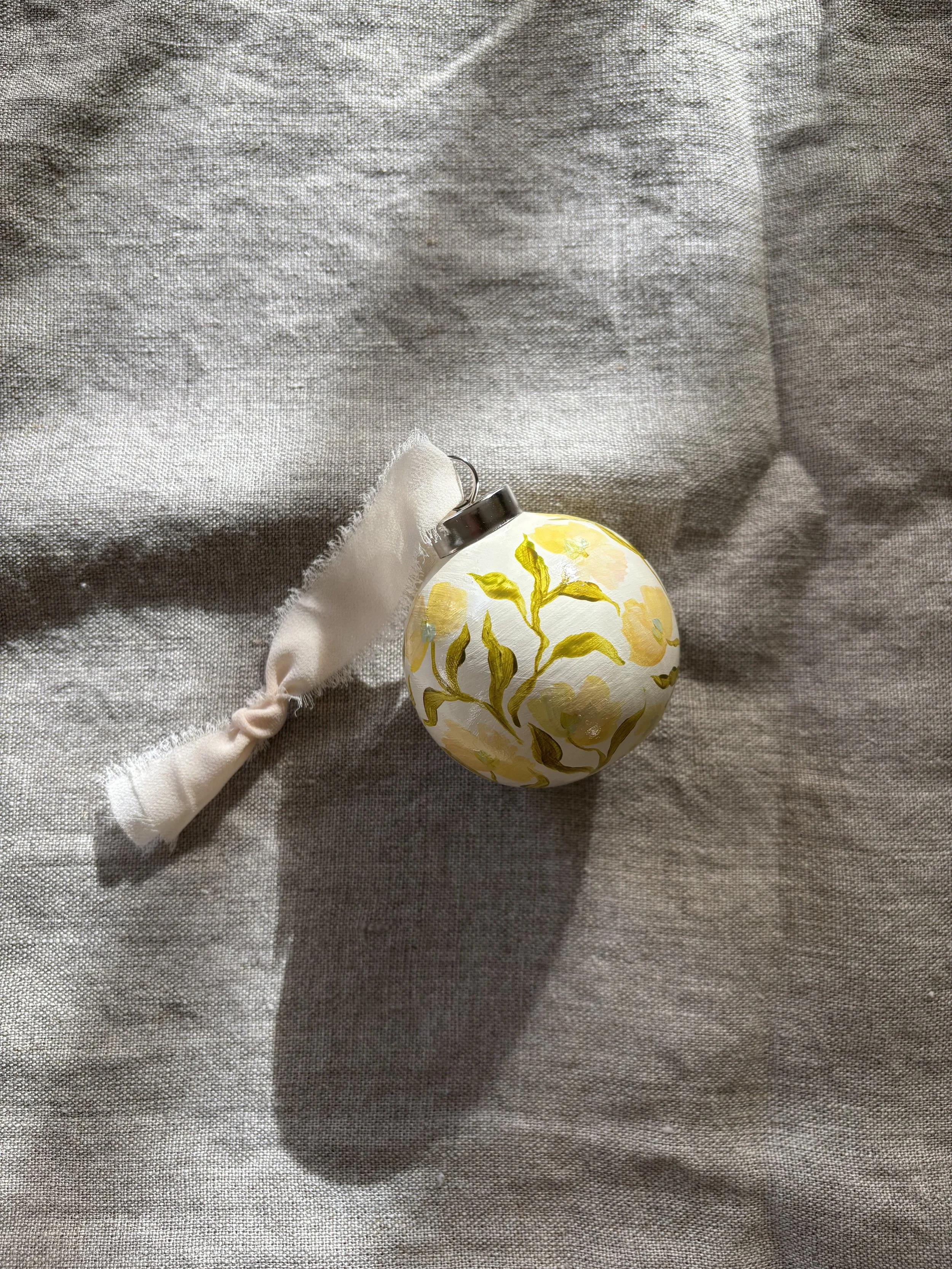 yellow 2 bauble_1.jpeg