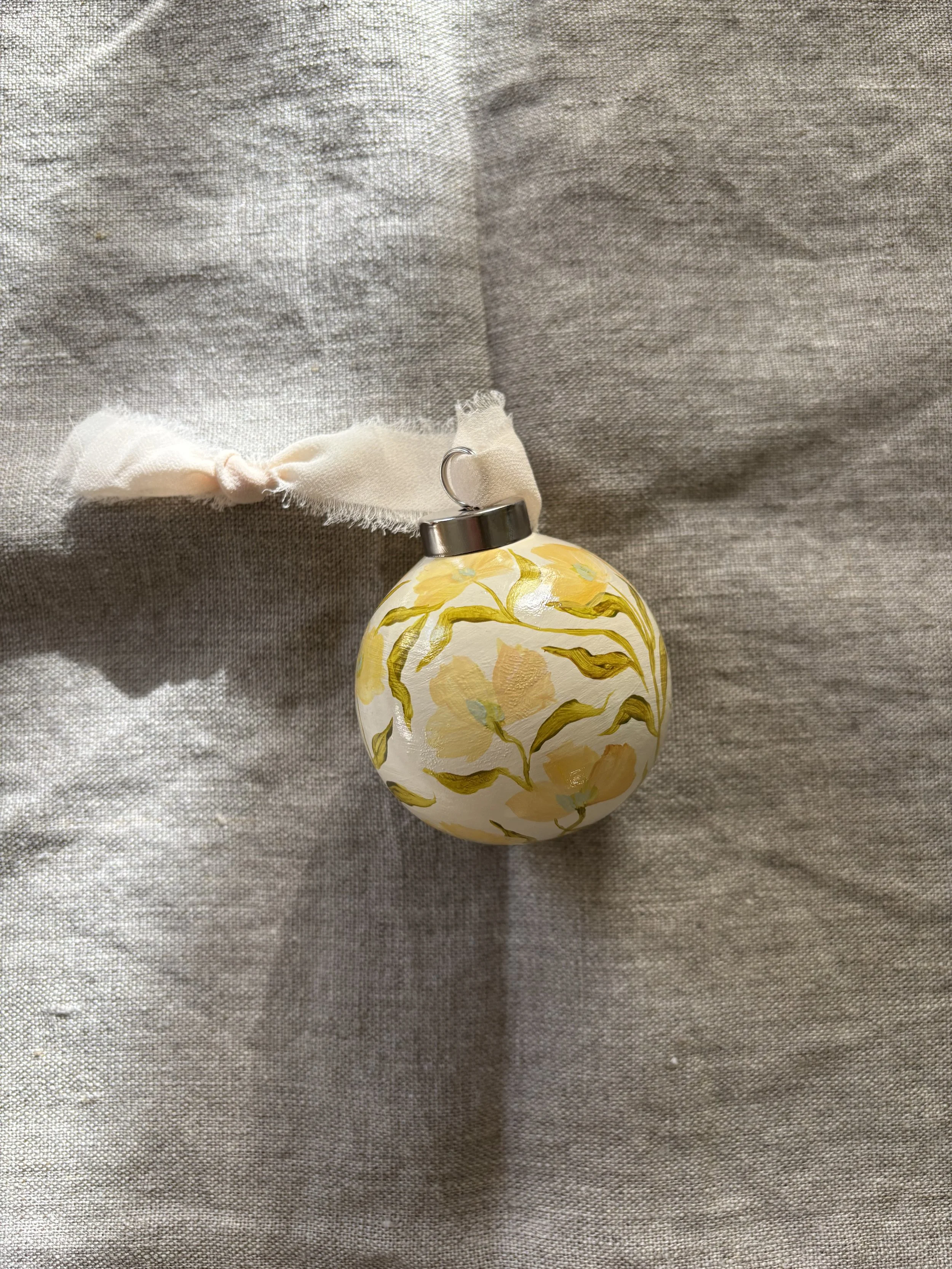 yellow 2 bauble_5.jpeg