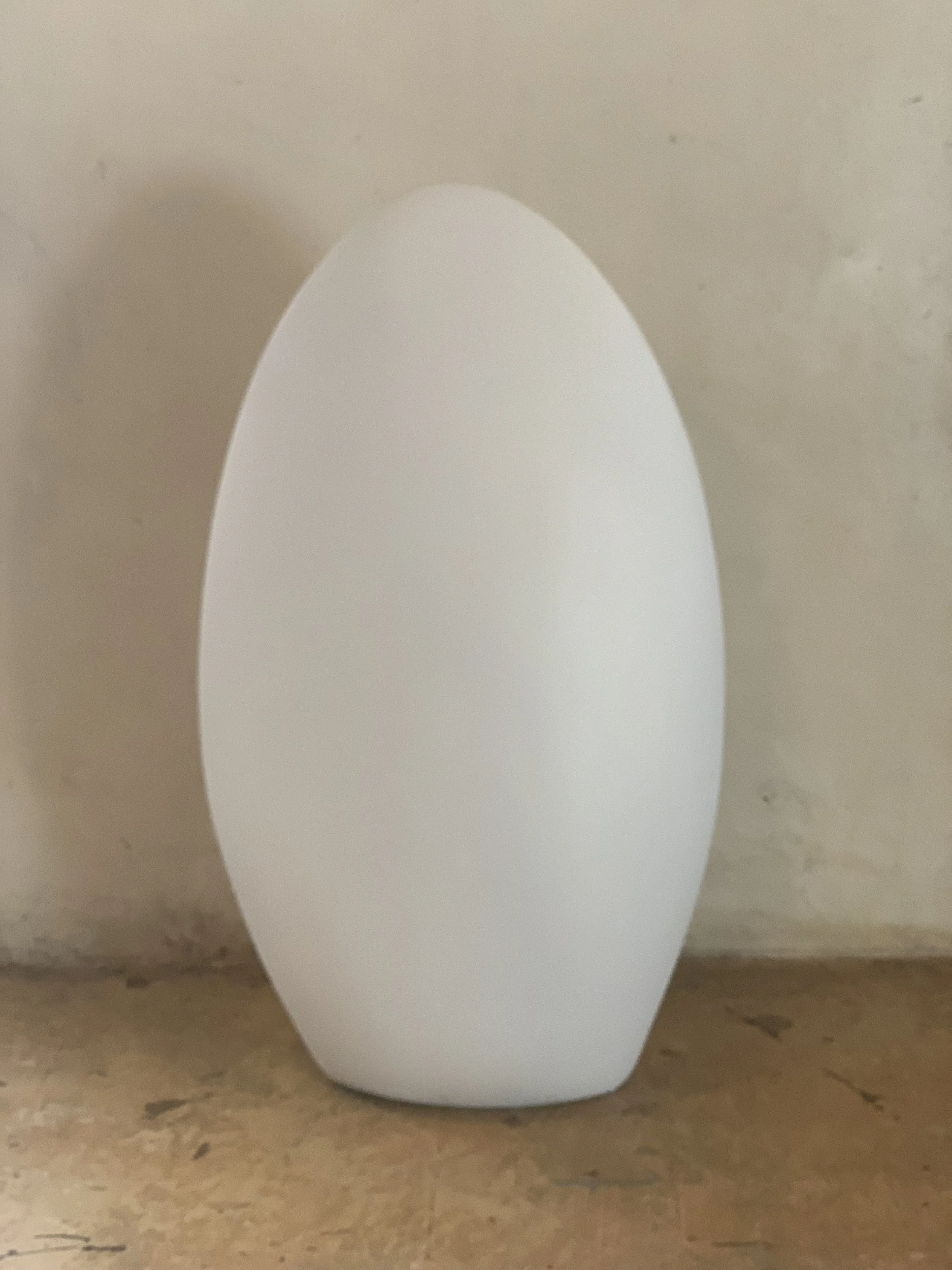 Silent Presence / Powder White