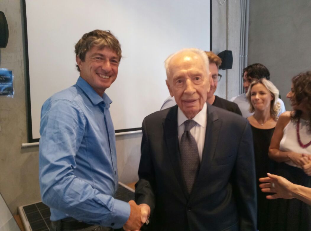 Aquanos  had met with former Israeli President Mr, Shimon Peres