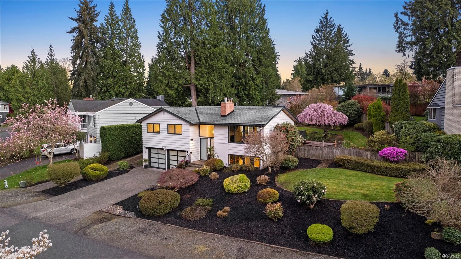 JUST SOLD - Bellevue Home - 축하드립니다. 오퍼 경쟁속에서 성사되었습니다. 🎉🎉🎉 