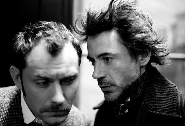 SHERLOCK-HOLMES-jude-law-and-robert-downey-jr-12240461-600-410.jpg