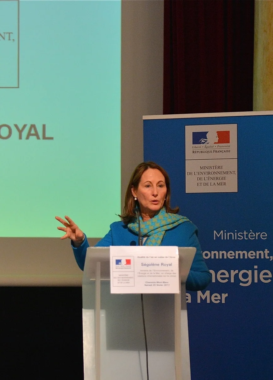 Décryptage des annonces: Département, Région, Ministre