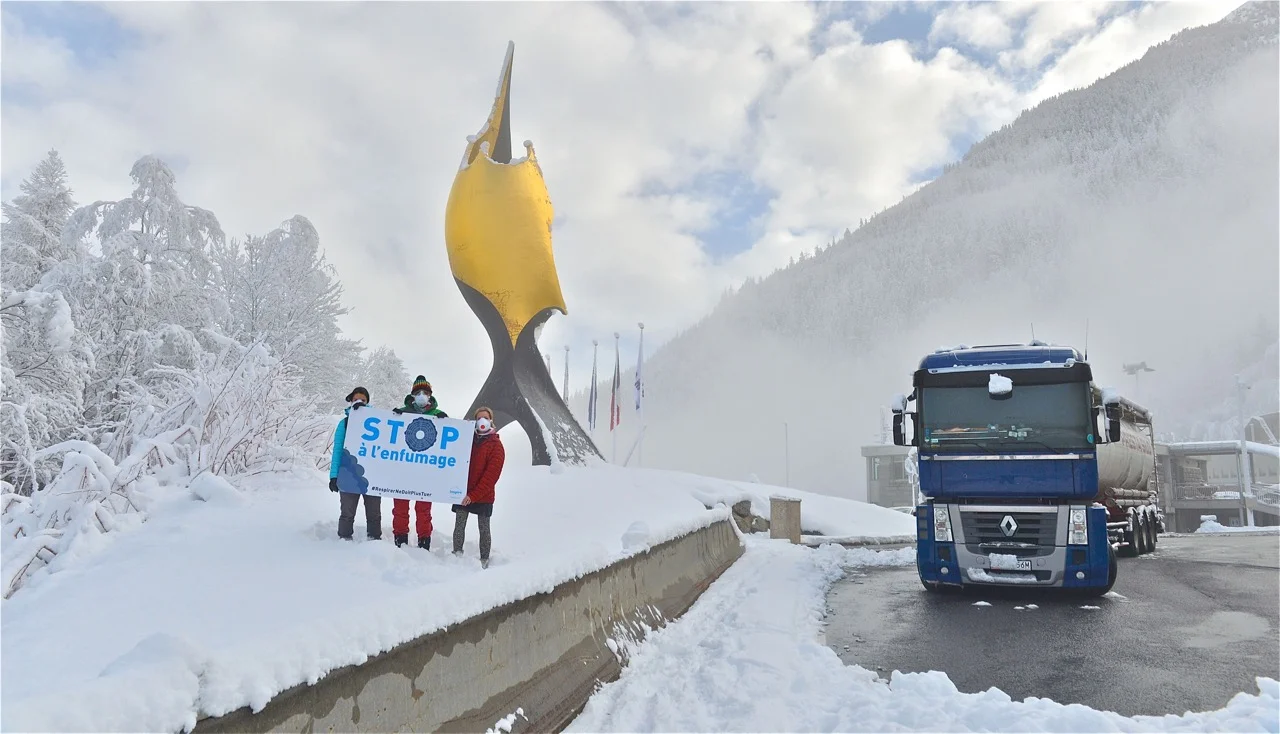 sous la flamme du tunnel du mont-blanc, à Chamonix – Photo Christophe Boillon