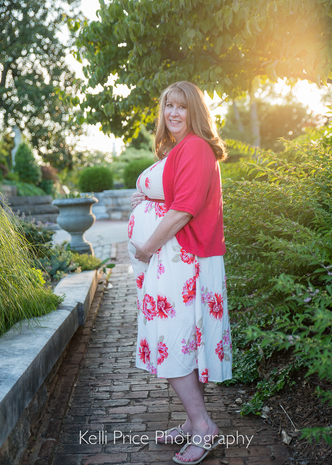 Glowing Mom-to-be - Atlanta Maternity Photo Session - Historic Oakland Cemetery, GA