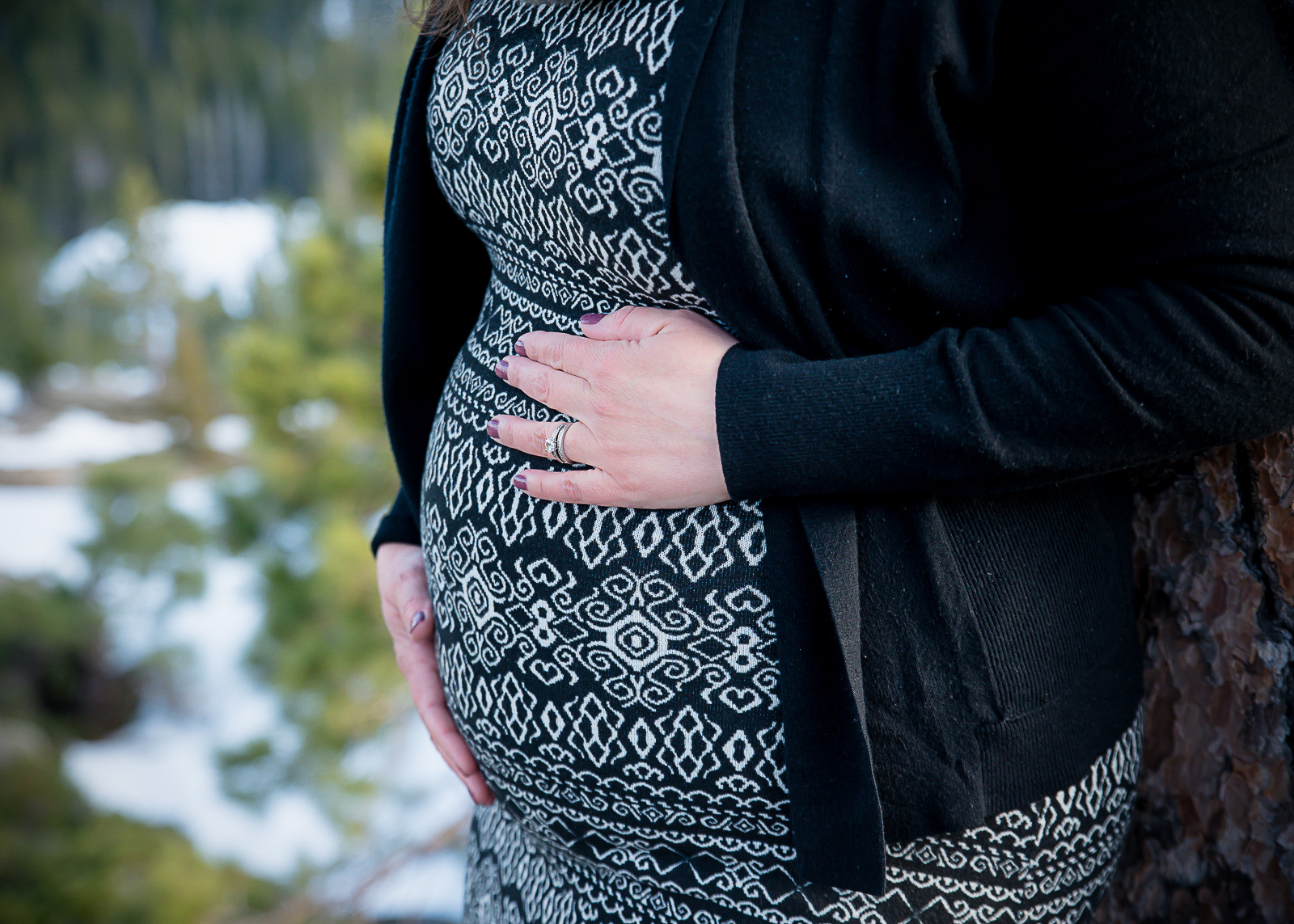 GoldbergMaternity5KelliPricePhotography_DonnerPass_Truckee_California.jpg