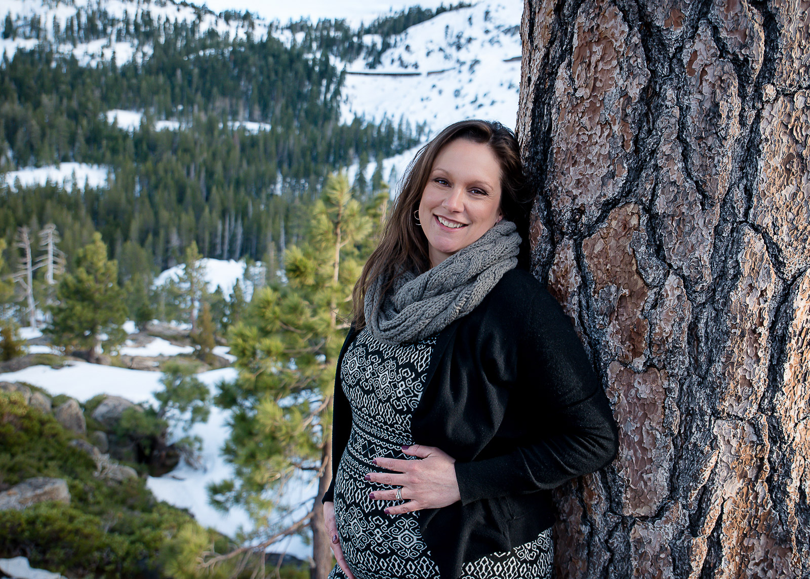 GoldbergMaternity7KelliPricePhotography_DonnerPass_Truckee_California.jpg