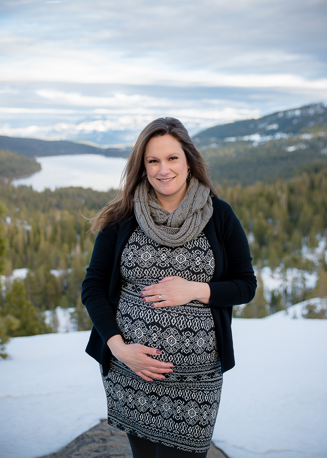 GoldbergMaternity11KelliPricePhotography_DonnerPass_Truckee_California.jpg