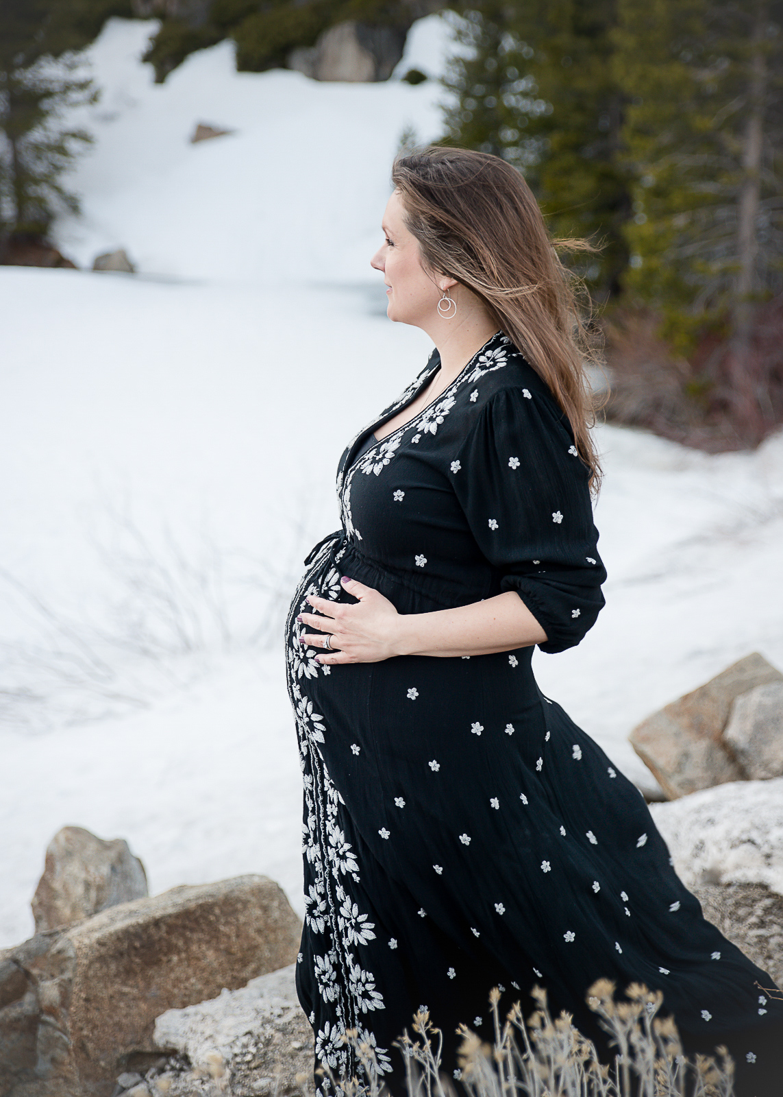 GoldbergMaternity13KelliPricePhotography_DonnerPass_Truckee_California.jpg