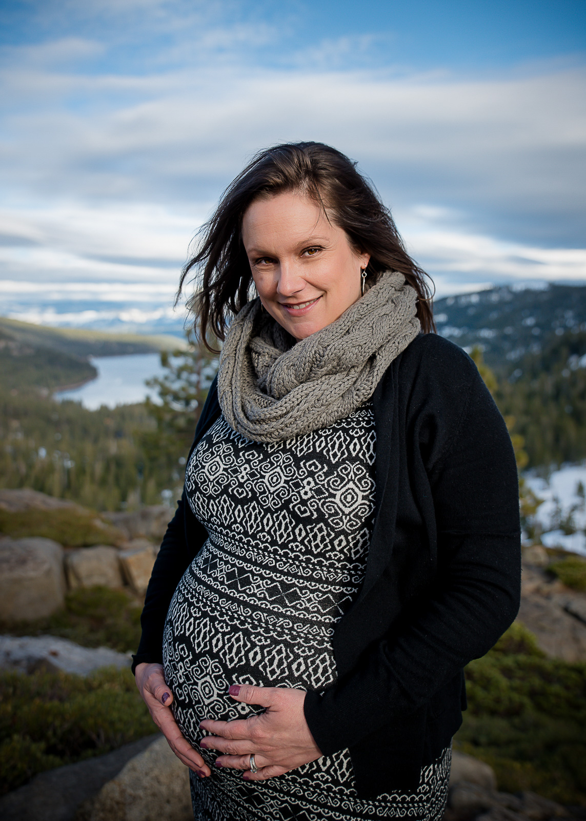 GoldbergMaternity21KelliPricePhotography_DonnerPass_Truckee_California.jpg