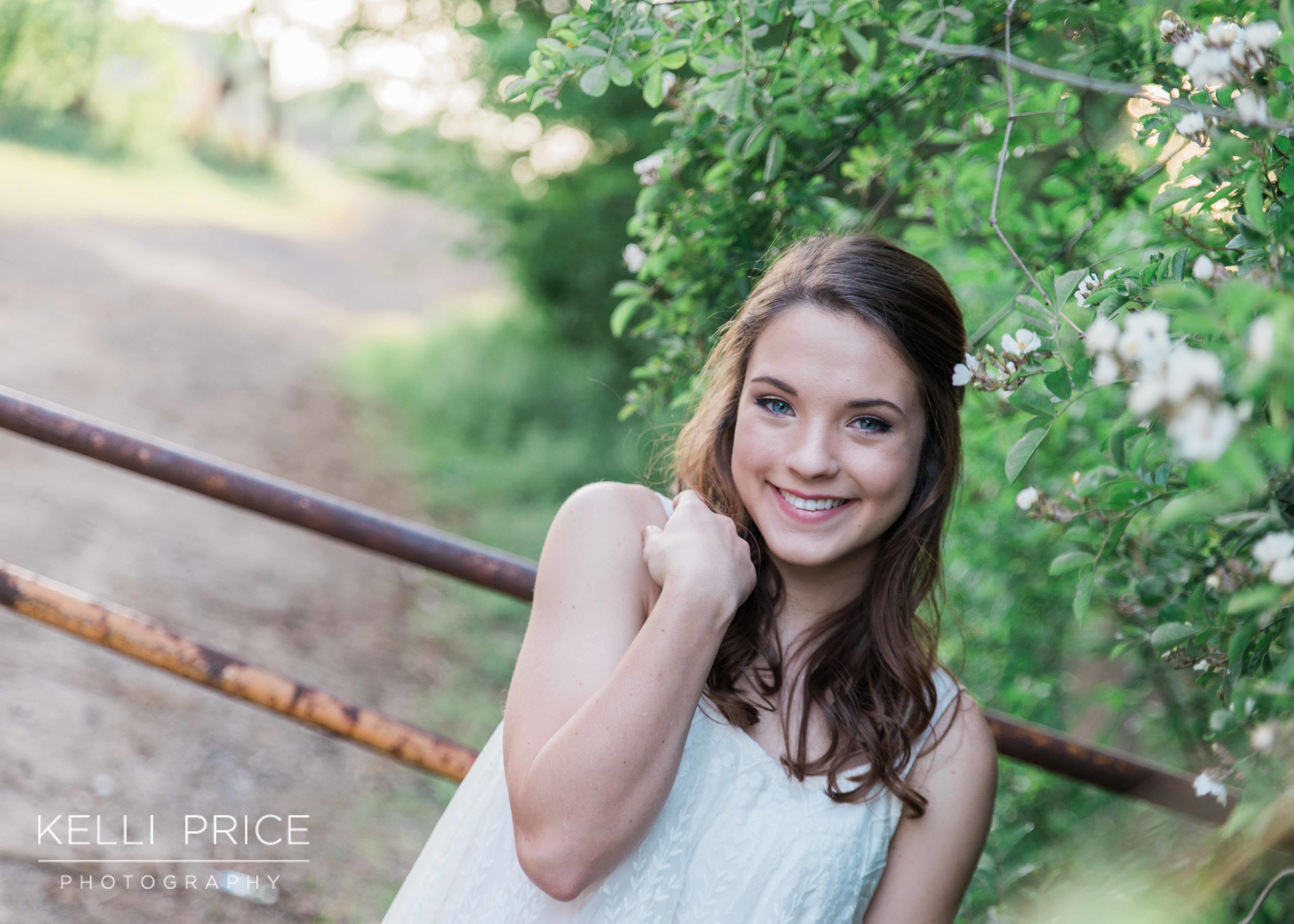 SeniorGraduation20_KelliPricePhotography_TheGoatFarmATL_April2016.jpg