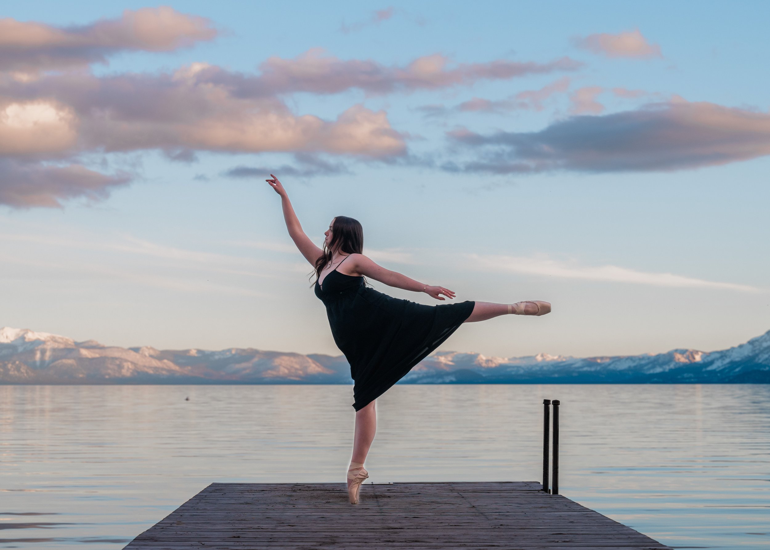 5 What to Wear Tips for Senior Portraits in a Mountain Town | Truckee &amp; Lake Tahoe Senior Photography