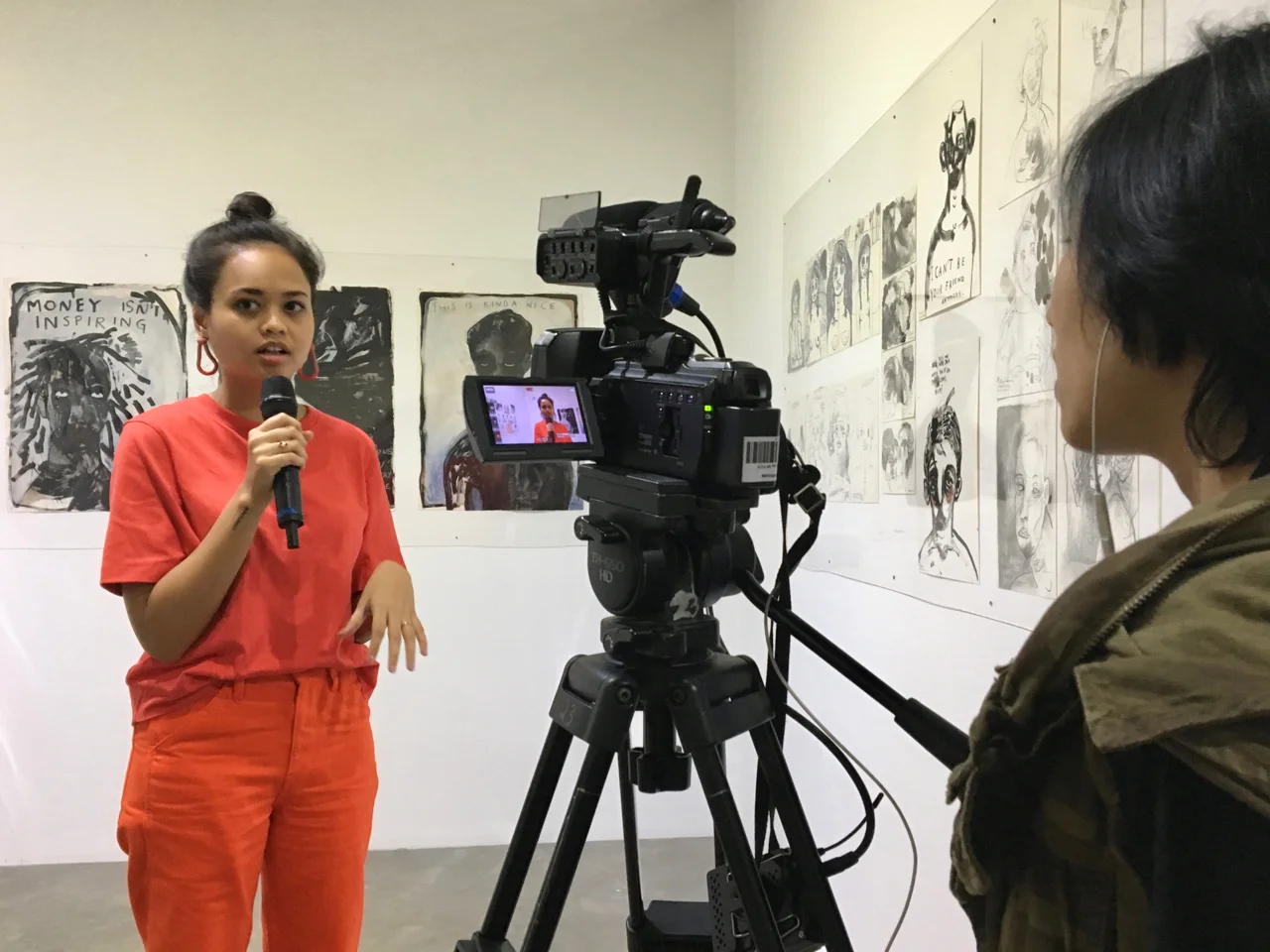 Natisa Jones speaks on Jakarta TV about her exhibition 'Grotesk' at Komunitas Salihara.