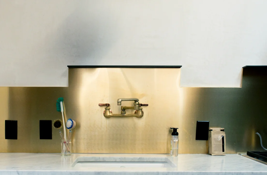 Kitchen_Sink_LongShot.jpg