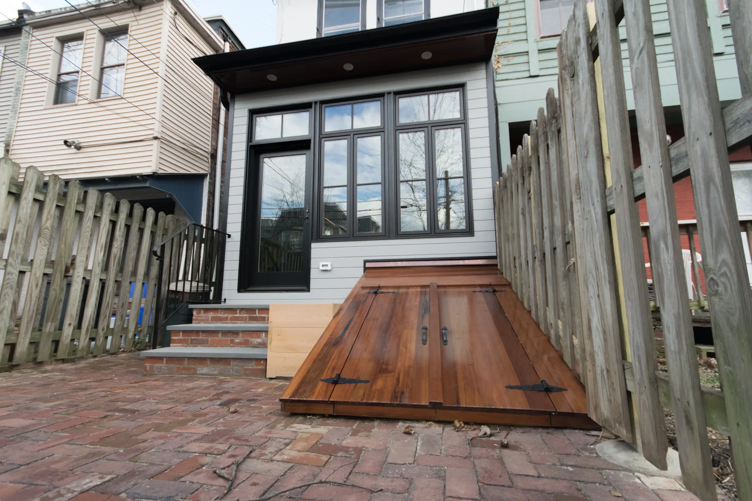 4251REGEANT_BACKPORCH.jpg