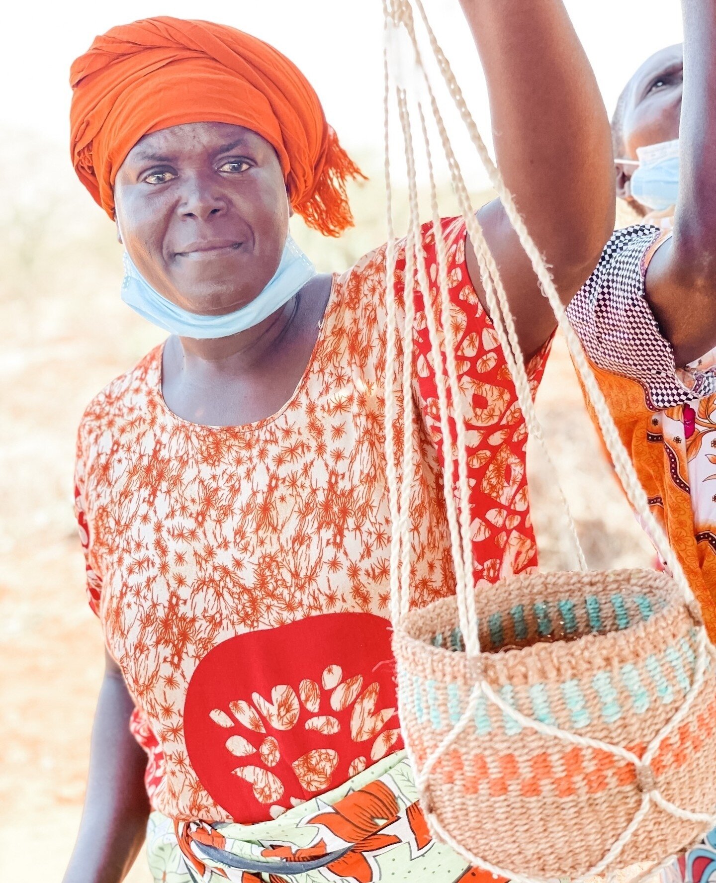 Your plant 🌱 + our sisal baskets and hangers 🧺 = 💜🧡💙⁠ ⁠
⁠
Our baskets and basket hangers are made with love by women like Selina who weave in their spare time. ⁠
⁠
Ask any woman and she'll tell you that coveted time is rare, and yet it's what th