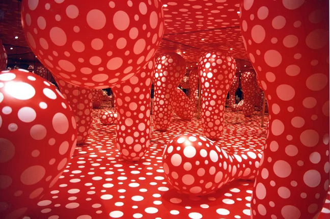 Yayoi Kusama, Dots Obsession, Infinity mirrored Room , 1998. Installation. Les Abattoirs, Tolosa