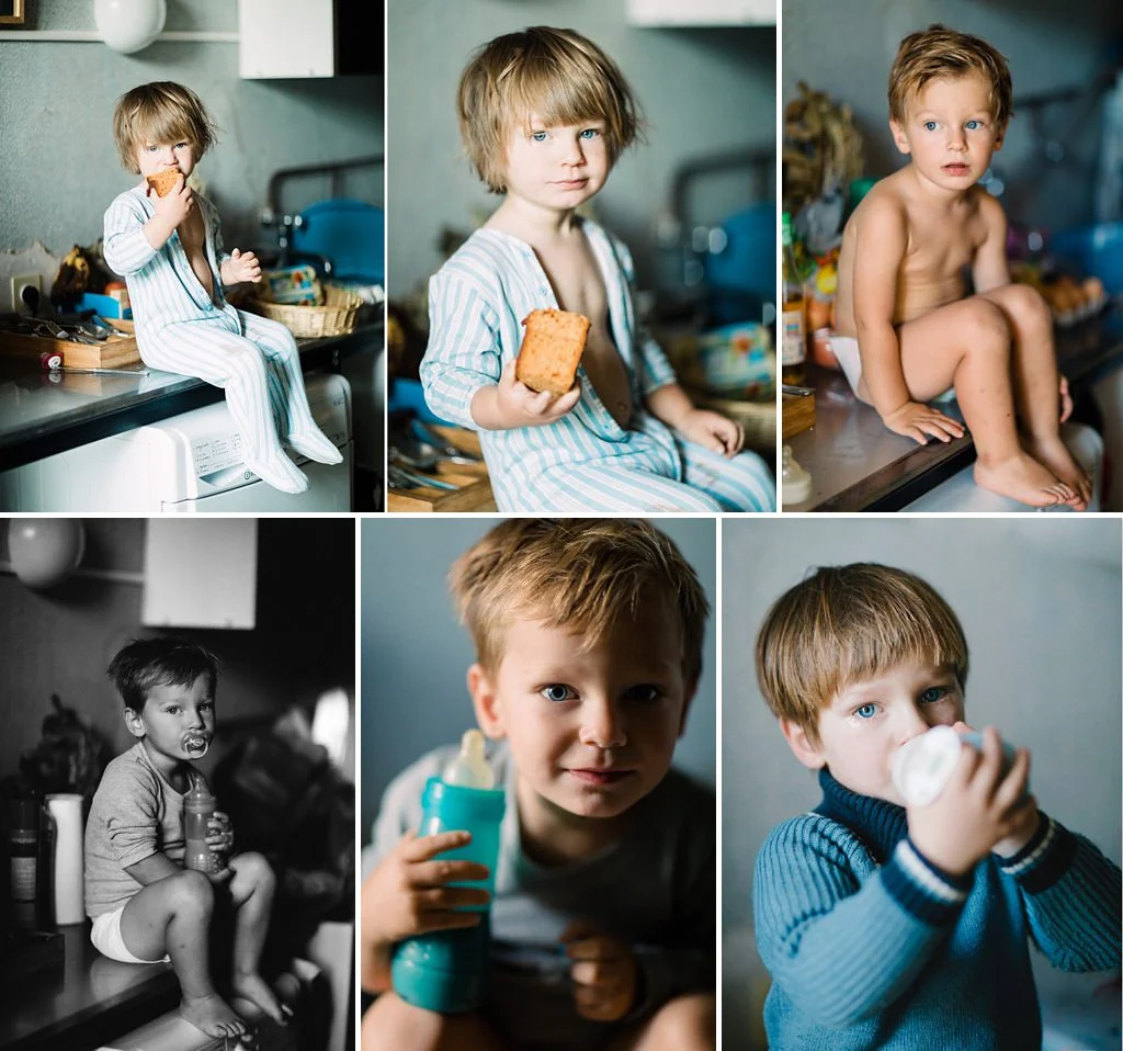 Hélen de deux ans à 3 ans, dans le bazar de la cuisine