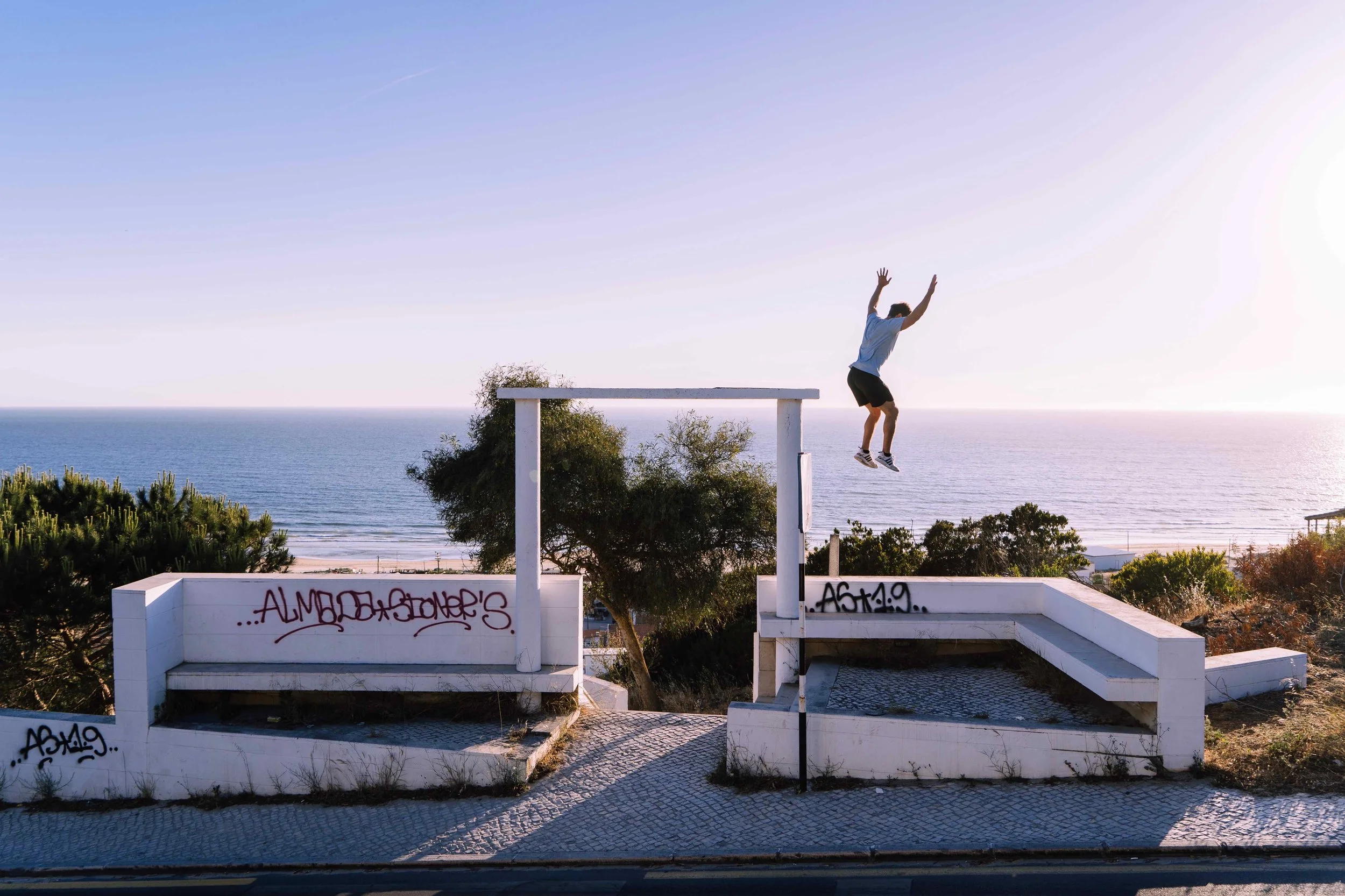 Roots Movement Simon Pouly Jump Portugal.jpg