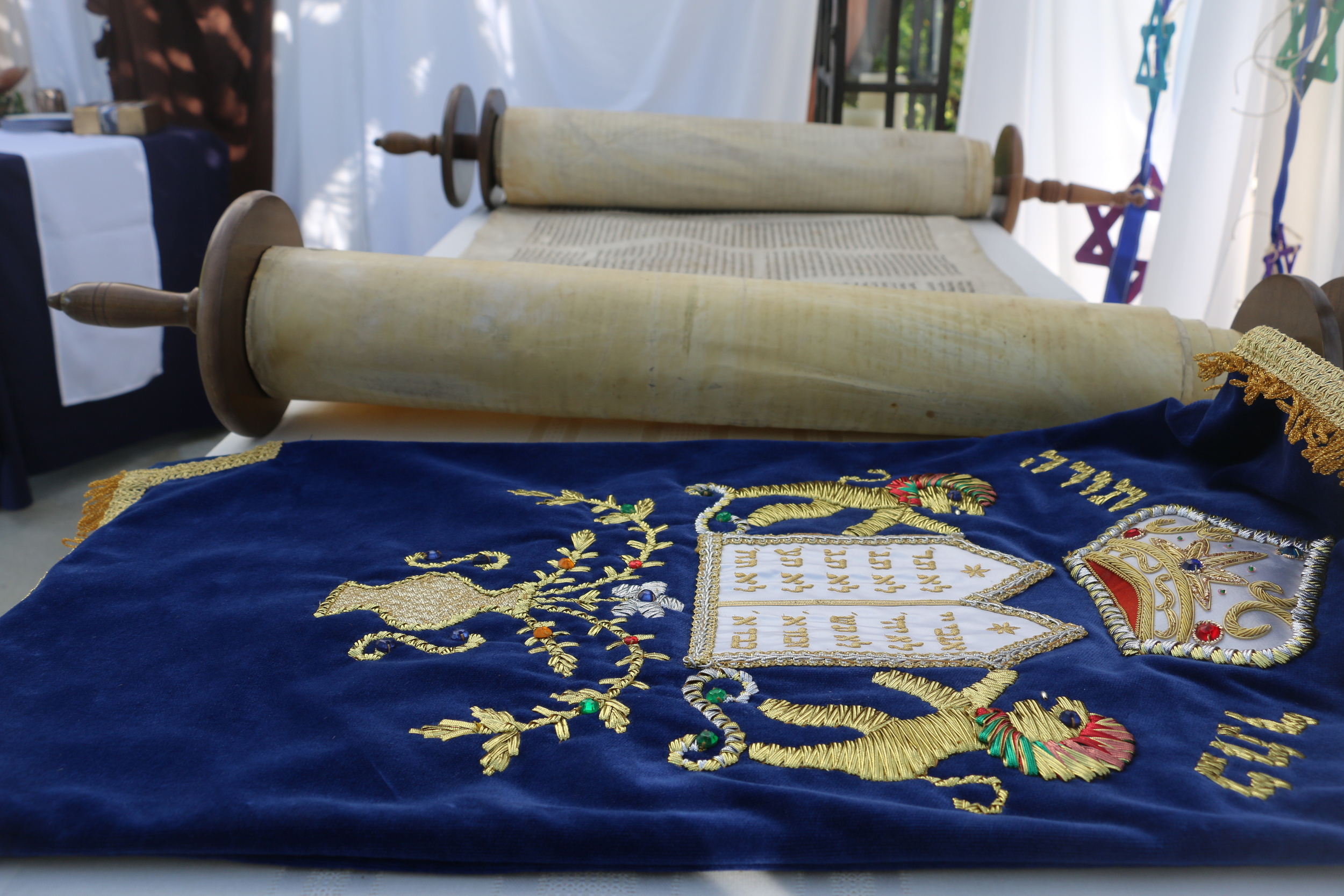 This 200-year Torah Scroll survived the Nazi era