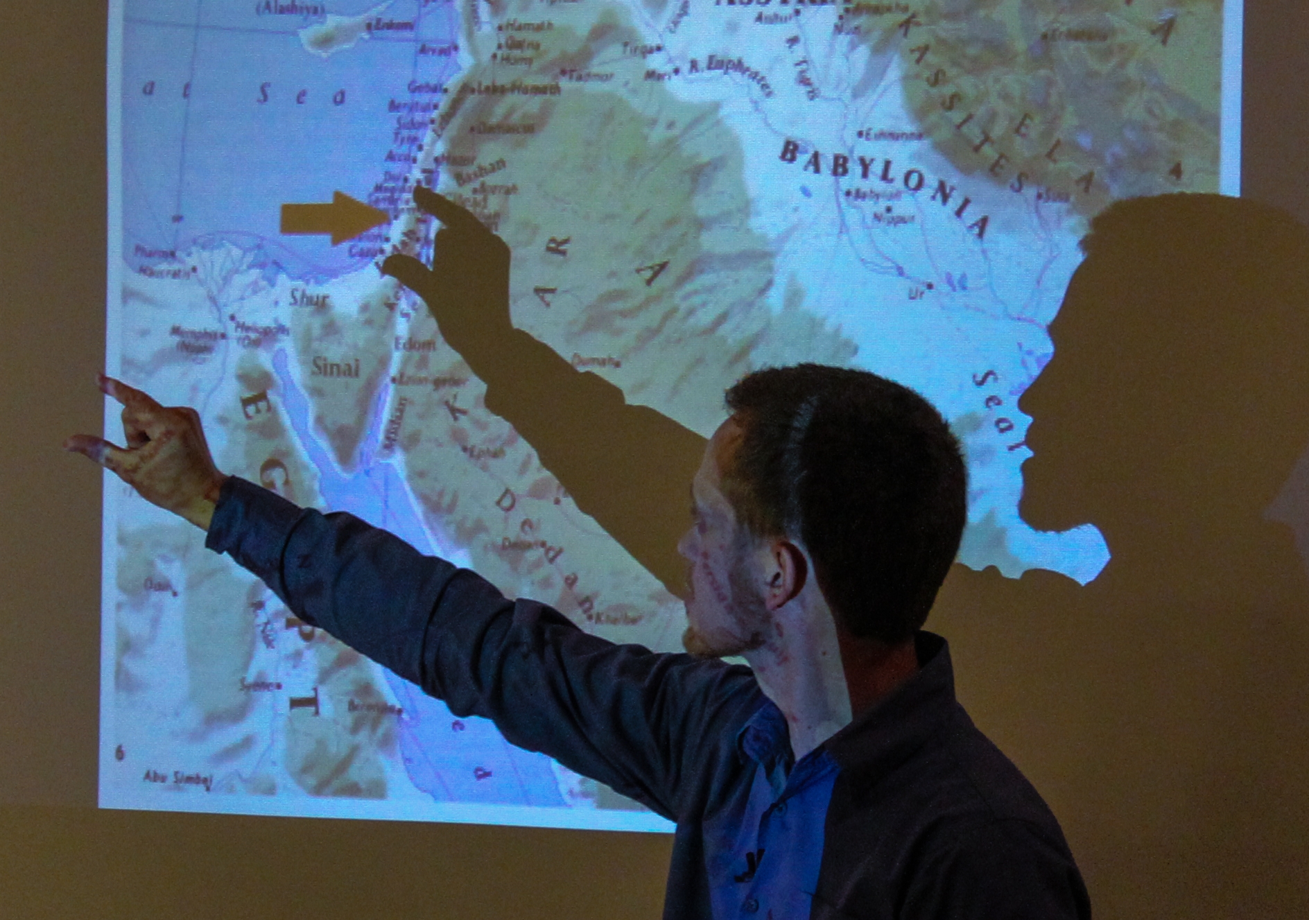 Brandon uses a shadow to indicate the size of Israel.