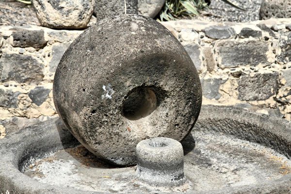 Caesarea-millstone_.jpg